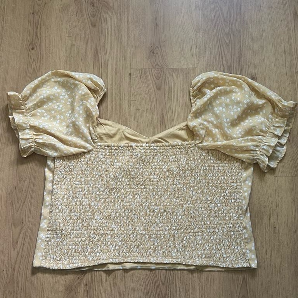 Floral Puff Sleeve Top in Yellow - Picture 2 of 4